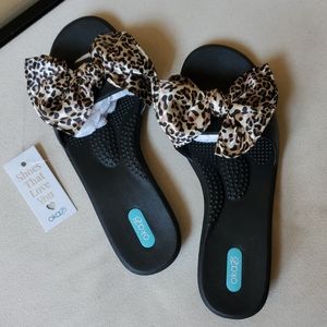 Oka B Madison slides w/bow